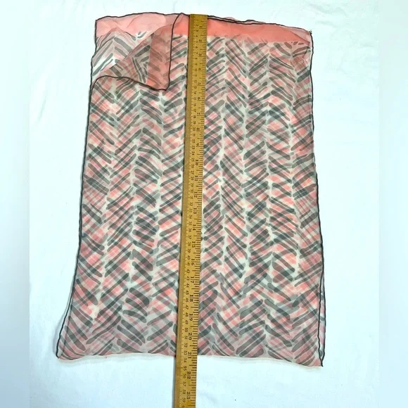 Shear Scarf Pink Gray Print Rectangle Rolled Edge 14"x 42" Unbranded Lightweight - Picture 5 of 6